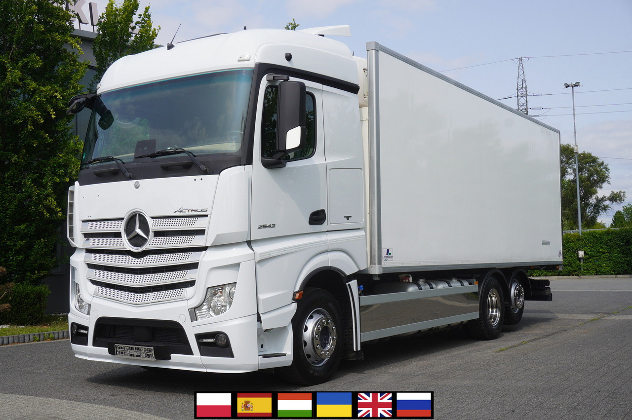 MERCEDES-BENZ Actros 2543 / Lecapitaine Refrigerator Multitemperature / Carrier Supra 950 MT - Caminhão frigorífico: foto 1 MERCEDES-BENZ Actros 2543 / Lecapitaine Refrigerator Multitemperature / Carrier Supra 950 MT - Caminhão frigorífico: foto 1