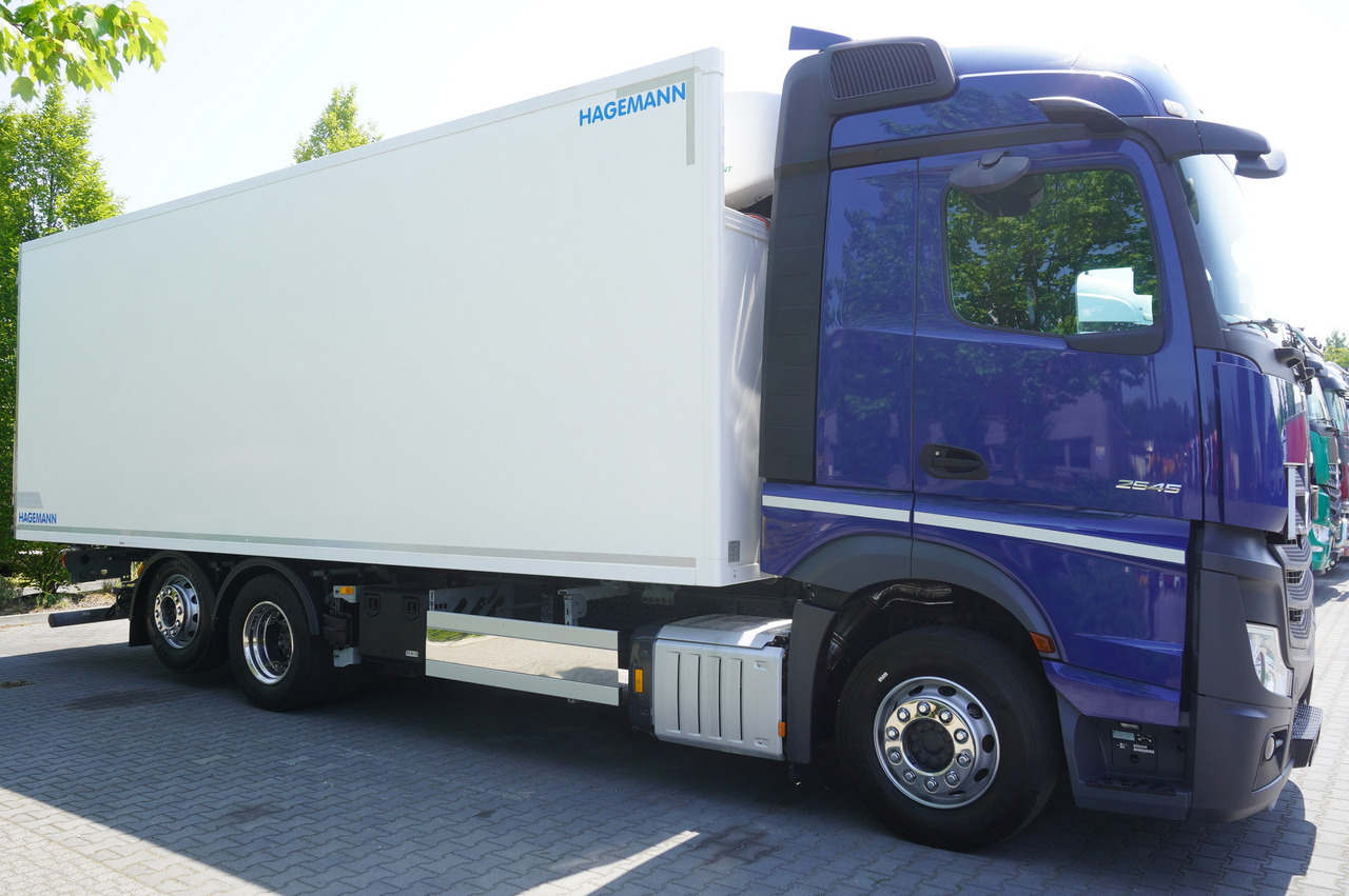 MERCEDES-BENZ Actros 2545 / 2021 / Hagemann refrigerator Multitemperature - Caminhão frigorífico: foto 4 MERCEDES-BENZ Actros 2545 / 2021 / Hagemann refrigerator Multitemperature - Caminhão frigorífico: foto 4
