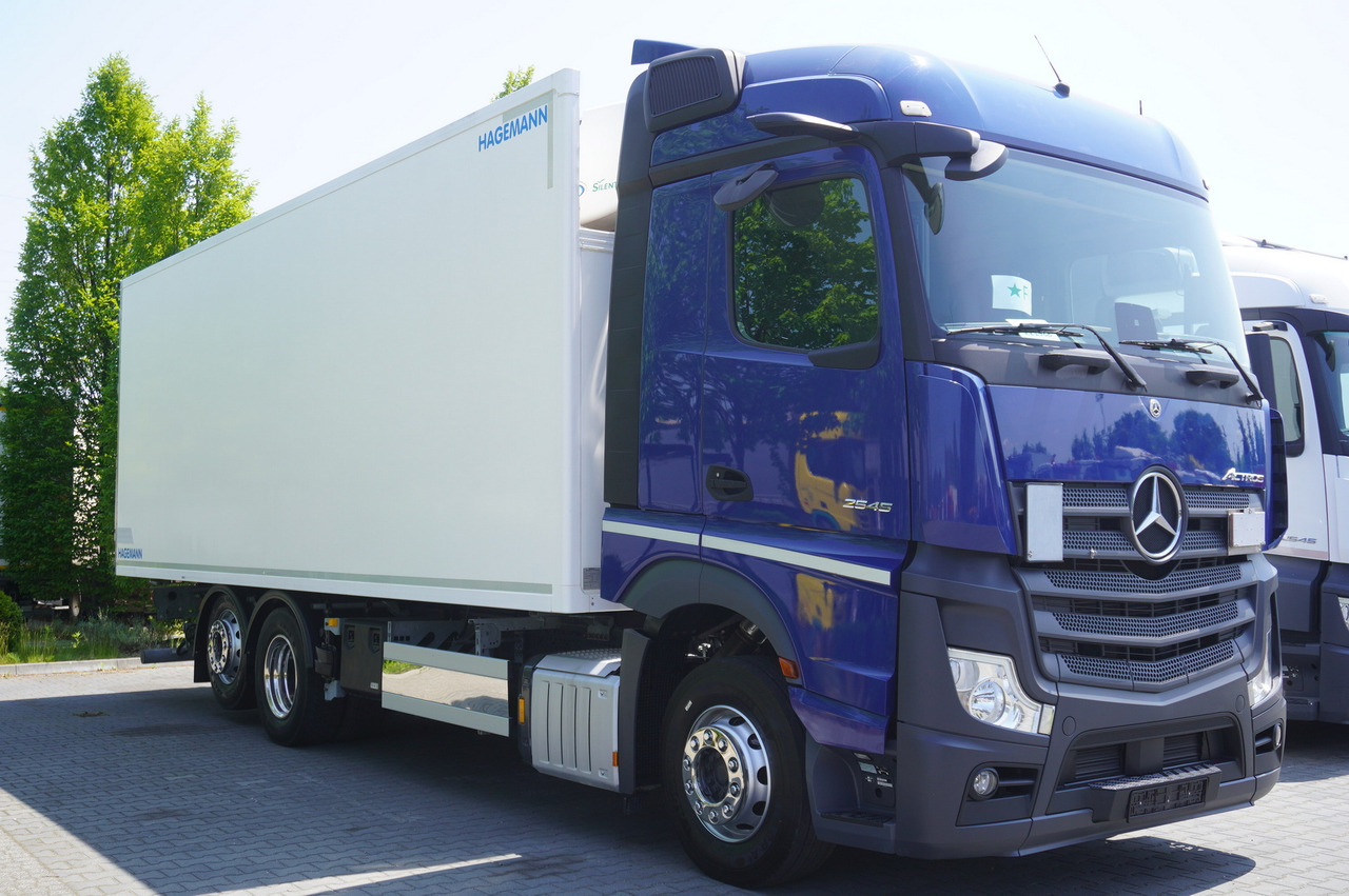 MERCEDES-BENZ Actros 2545 / 2021 / Hagemann refrigerator Multitemperature - Caminhão frigorífico: foto 5 MERCEDES-BENZ Actros 2545 / 2021 / Hagemann refrigerator Multitemperature - Caminhão frigorífico: foto 5