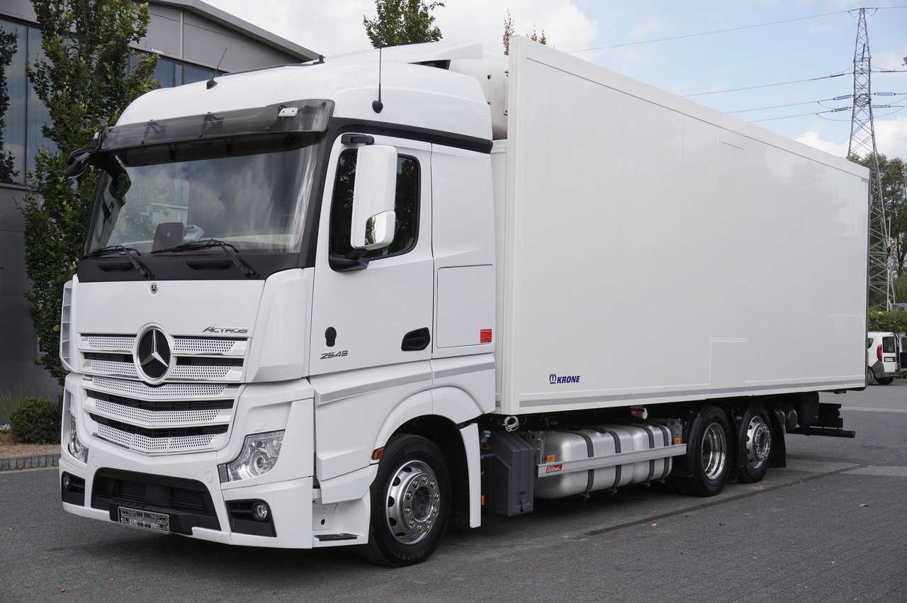MERCEDES-BENZ Actros 2545 MP5 6×2 E6 / KRONE REFRIGERATOR 40 pallets Bitemperature Doppelstock / high 2.7m - Caminhão frigorífico: foto 1 MERCEDES-BENZ Actros 2545 MP5 6×2 E6 / KRONE REFRIGERATOR 40 pallets Bitemperature Doppelstock / high 2.7m - Caminhão frigorífico: foto 1