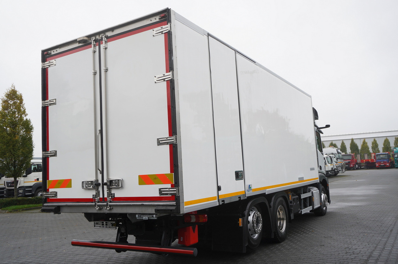 MERCEDES-BENZ Actros 2545 MP5 / Lecapitaine 18 EPAL refrigerator / Bitemperature / Carrier Supra 850 MT / ADR AT - Caminhão frigorífico: foto 5 MERCEDES-BENZ Actros 2545 MP5 / Lecapitaine 18 EPAL refrigerator / Bitemperature / Carrier Supra 850 MT / ADR AT - Caminhão frigorífico: foto 5