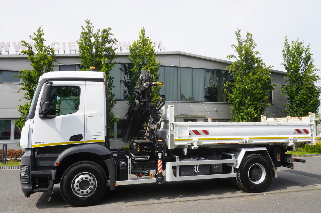 MERCEDES-BENZ Arocs 1833 / 87,000 km!!! / Hds HIAB X-DUO 128 B-2 / three-sided tipper - Camião de caixa aberta/ Plataforma, Caminhão grua: foto 5 MERCEDES-BENZ Arocs 1833 / 87,000 km!!! / Hds HIAB X-DUO 128 B-2 / three-sided tipper - Camião de caixa aberta/ Plataforma, Caminhão grua: foto 5