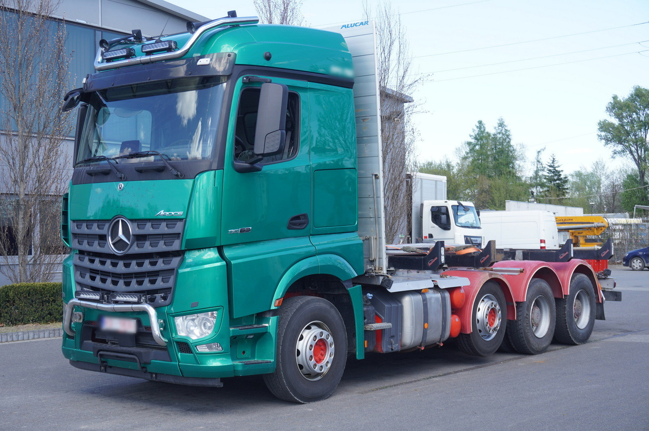 Mercedes-Benz Arocs 3563 8 × 4 / 630 HP / steered axle / Logging superstructure - Caminhão grua: foto 3 Mercedes-Benz Arocs 3563 8 × 4 / 630 HP / steered axle / Logging superstructure - Caminhão grua: foto 3