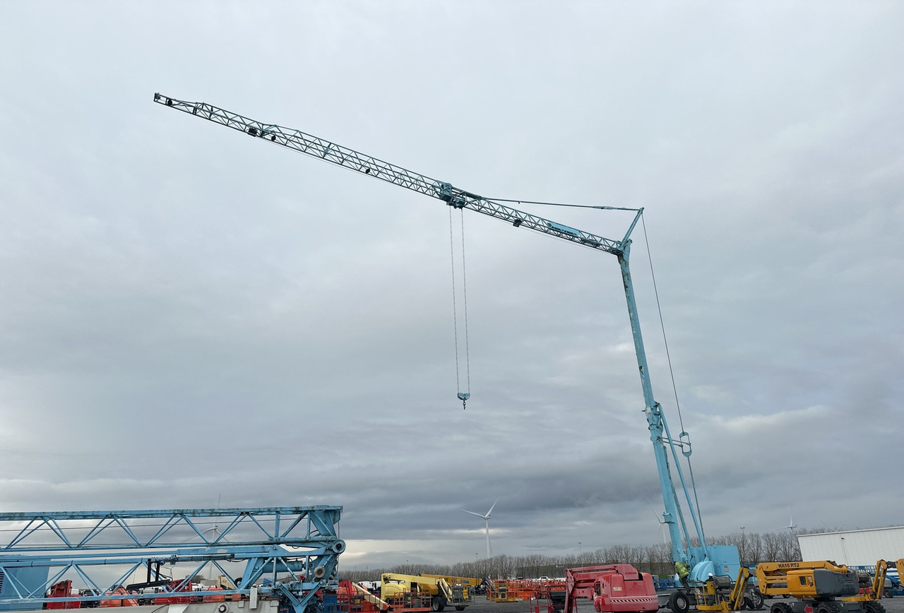 POTAIN IGO32 Tri/A Mobile self-erecting tower crane / 4400 MTH! - Guindaste móvel: foto 5 POTAIN IGO32 Tri/A Mobile self-erecting tower crane / 4400 MTH! - Guindaste móvel: foto 5