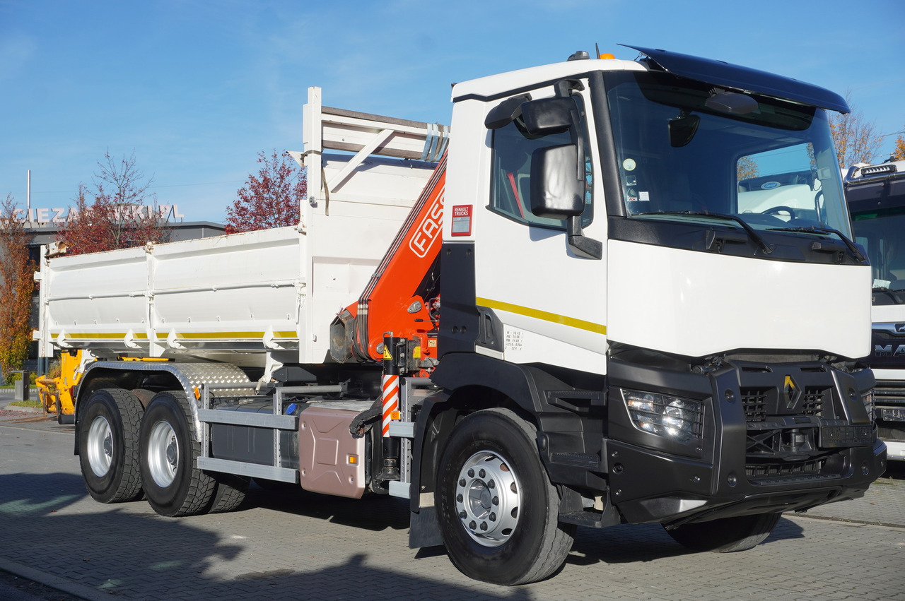 RENAULT C380 E6 6×4 / HDS Fassi F135 2700 MTH / Range 8 m / 5.6 t lifting capacity / 3-side tipper / Bortmatic - Caminhão grua: foto 2 RENAULT C380 E6 6×4 / HDS Fassi F135 2700 MTH / Range 8 m / 5.6 t lifting capacity / 3-side tipper / Bortmatic - Caminhão grua: foto 2