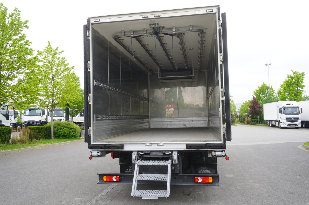 RENAULT D13 / 140 tho km !!! / Meat hook refrigerator / Thermoking T800R / 2 units - Caminhão frigorífico: foto 5 RENAULT D13 / 140 tho km !!! / Meat hook refrigerator / Thermoking T800R / 2 units - Caminhão frigorífico: foto 5