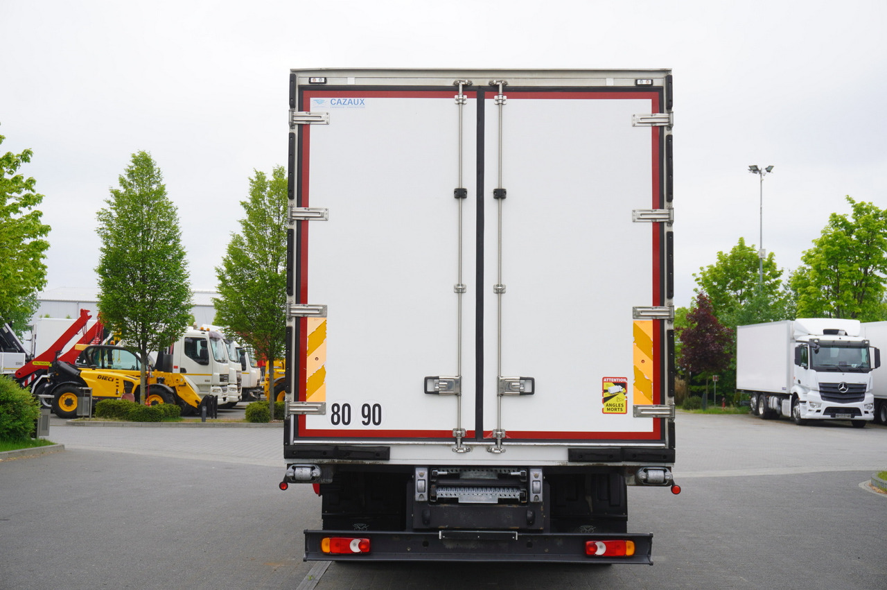 RENAULT D13 / 140 tho km !!! / Meat hook refrigerator / Thermoking T800R / 2 units - Caminhão frigorífico: foto 4 RENAULT D13 / 140 tho km !!! / Meat hook refrigerator / Thermoking T800R / 2 units - Caminhão frigorífico: foto 4