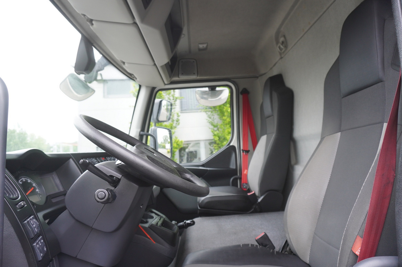 Caminhão frigorífico para transporte de carne RENAULT D13 / 140 tho km !!! / Meat hook refrigerator / Thermoking T800R / 2 units: foto 15