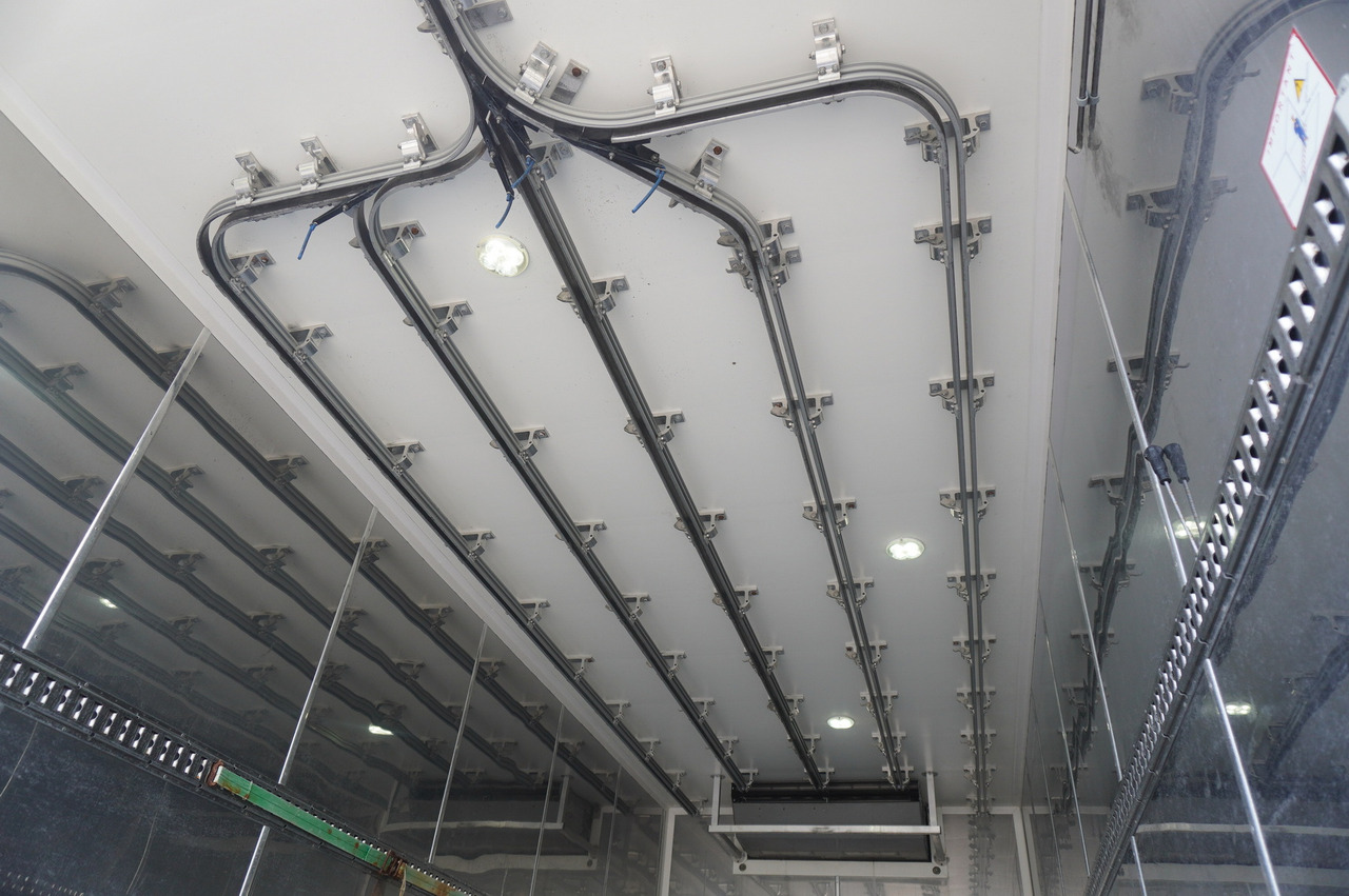 RENAULT D13 / 90 tho km !!! / Meat hook refrigerator / Thermoking T800R / 2 units - Caminhão frigorífico: foto 3 RENAULT D13 / 90 tho km !!! / Meat hook refrigerator / Thermoking T800R / 2 units - Caminhão frigorífico: foto 3