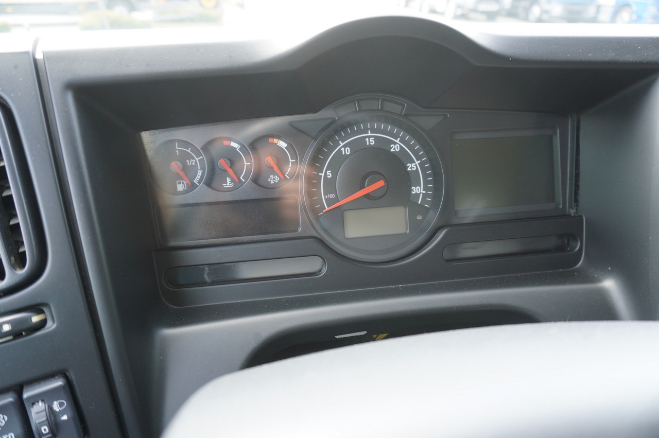 Caminhão frigorífico para transporte de carne RENAULT D13 / 90 tho km !!! / Meat hook refrigerator / Thermoking T800R / 2 units: foto 24 Caminhão frigorífico para transporte de carne RENAULT D13 / 90 tho km !!! / Meat hook refrigerator / Thermoking T800R / 2 units: foto 24