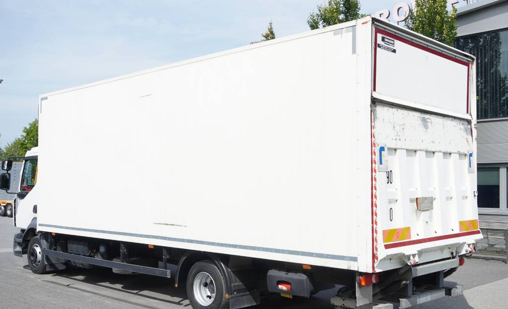 RENAULT Renault D12 E6 / Container 18 pallets / Lift - Caminhão furgão: foto 3 RENAULT Renault D12 E6 / Container 18 pallets / Lift - Caminhão furgão: foto 3