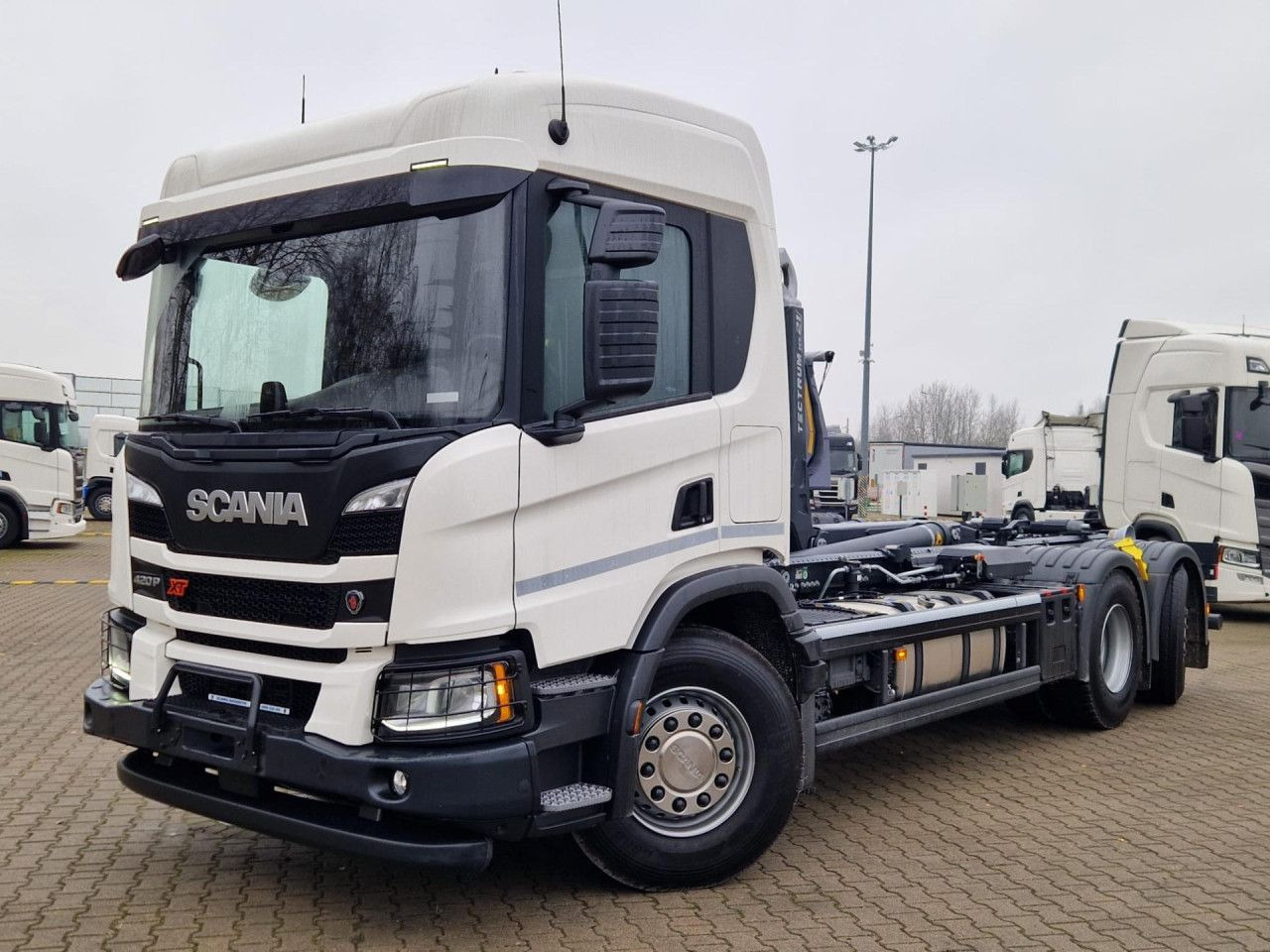 SCANIA P420 B6x2*4 / Meiller Kipper Tectrum RS 21 hooklift / 2025 / no mileage! - Caminhão polibenne: foto 4 SCANIA P420 B6x2*4 / Meiller Kipper Tectrum RS 21 hooklift / 2025 / no mileage! - Caminhão polibenne: foto 4