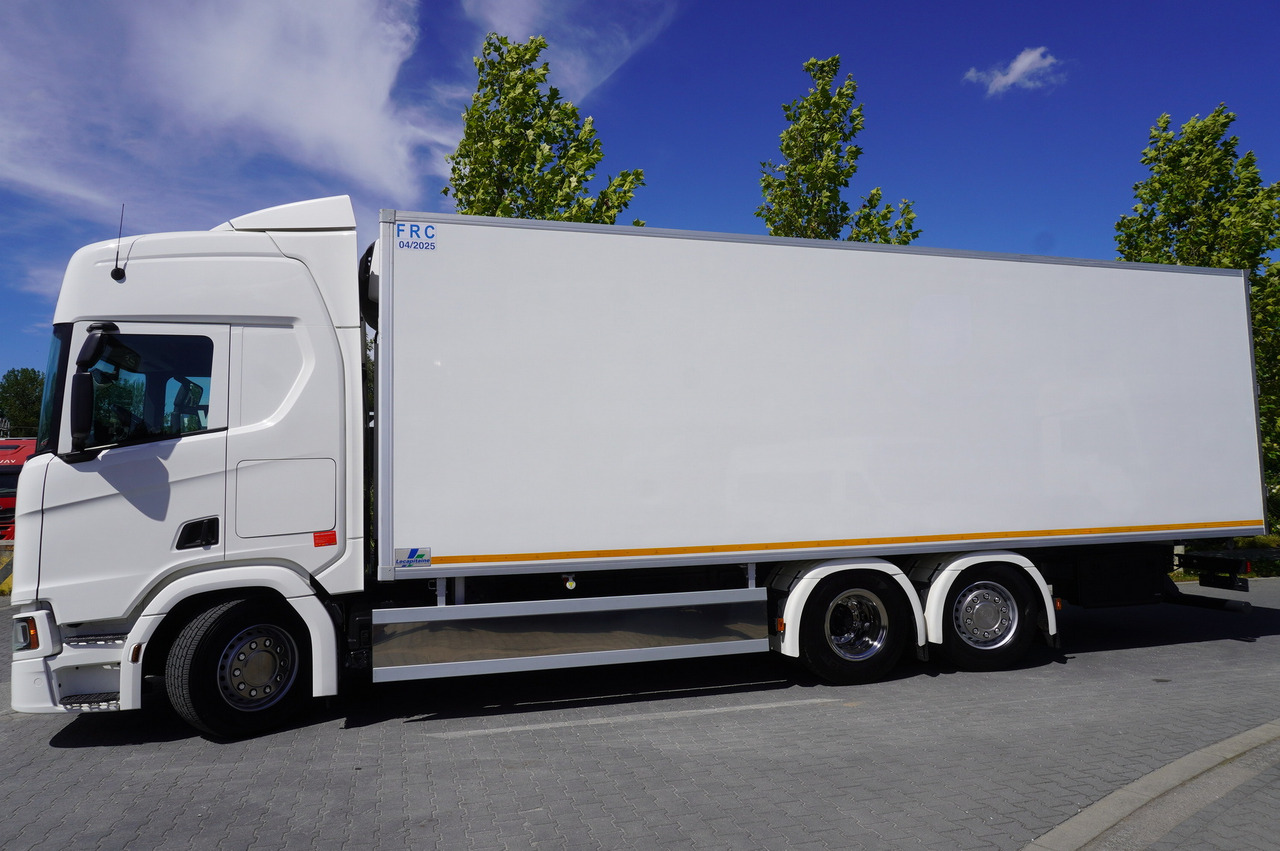 SCANIA R500 / Lecapitaine refrigerator 20 EPAL / Carrier Supra 950 / Steered 3rd axle - Caminhão frigorífico: foto 2 SCANIA R500 / Lecapitaine refrigerator 20 EPAL / Carrier Supra 950 / Steered 3rd axle - Caminhão frigorífico: foto 2