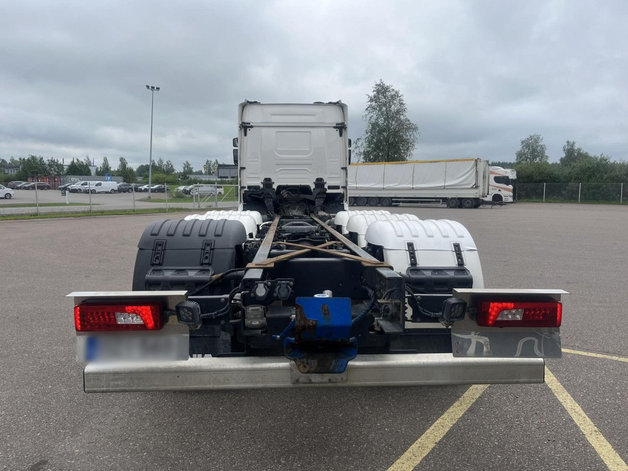 SCANIA R560 B8x4*4 / Chassis / sleeper cab / Power take-off - Caminhão chassi: foto 5 SCANIA R560 B8x4*4 / Chassis / sleeper cab / Power take-off - Caminhão chassi: foto 5