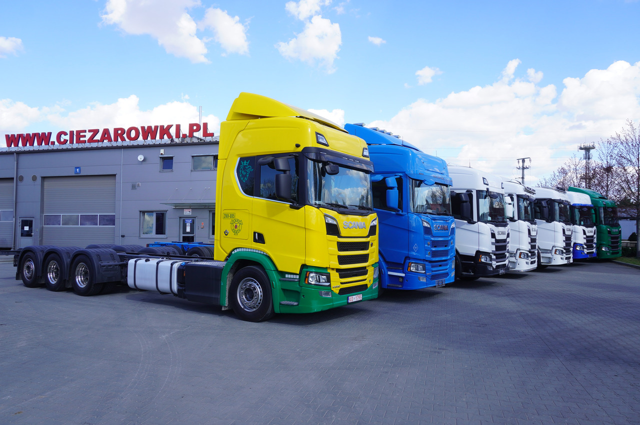 SCANIA R650 V8 / 650 HP/ frame 8.8 m / steered 4th axis / 20 units - Caminhão grua: foto 1 SCANIA R650 V8 / 650 HP/ frame 8.8 m / steered 4th axis / 20 units - Caminhão grua: foto 1