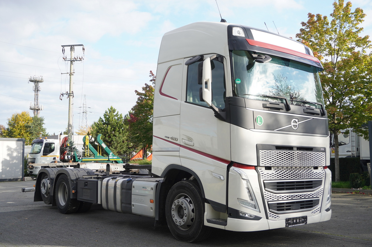 VOLVO FH 420 6x2 / BDF / 2022 - Caminhão transportador de contêineres/ Caixa móvel: foto 5 VOLVO FH 420 6x2 / BDF / 2022 - Caminhão transportador de contêineres/ Caixa móvel: foto 5
