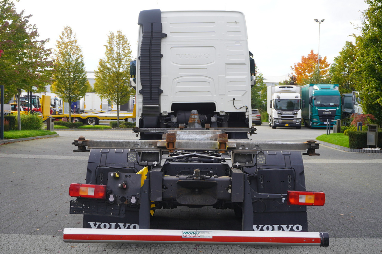 VOLVO FH 420 6x2 / BDF / 2022 - Caminhão transportador de contêineres/ Caixa móvel: foto 3 VOLVO FH 420 6x2 / BDF / 2022 - Caminhão transportador de contêineres/ Caixa móvel: foto 3