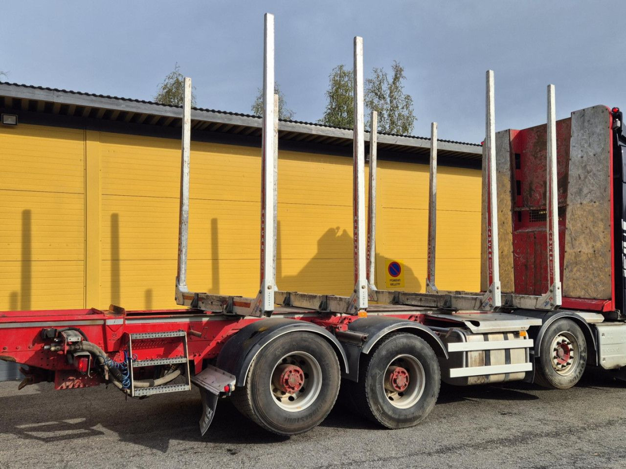 VOLVO FH 750 8x4 / 2 lifted axles / timber truck - Caminhão florestal: foto 4 VOLVO FH 750 8x4 / 2 lifted axles / timber truck - Caminhão florestal: foto 4