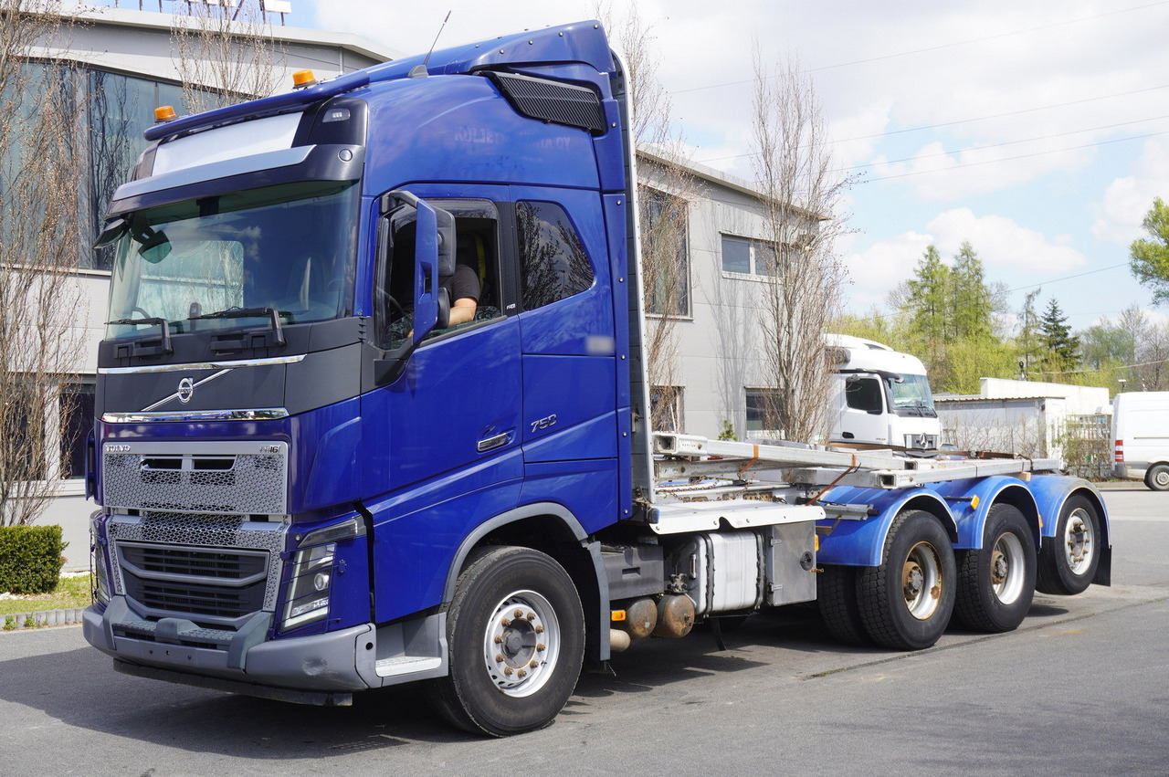 VOLVO FH16 750 8x4 / 750 HP! / 20 t load capacity / stanchion superstructure - Caminhão grua: foto 1 VOLVO FH16 750 8x4 / 750 HP! / 20 t load capacity / stanchion superstructure - Caminhão grua: foto 1