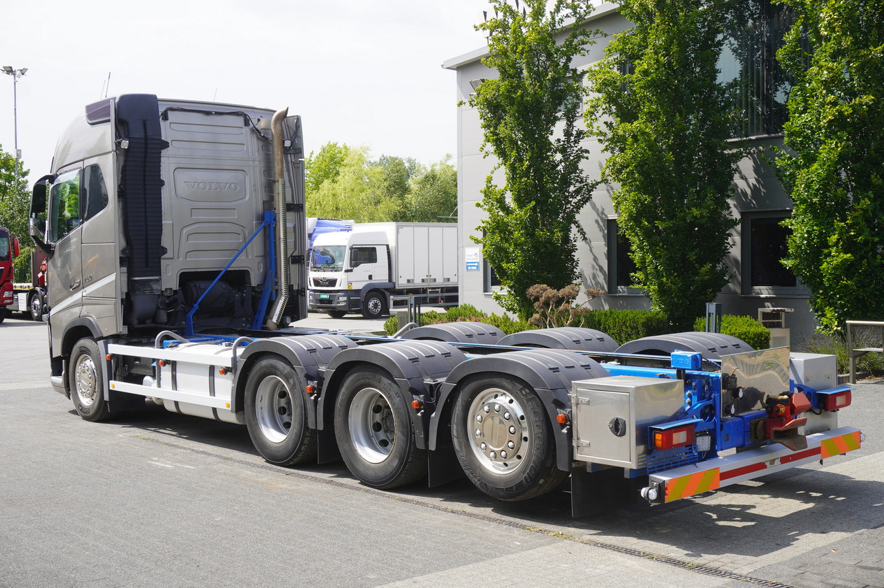 VOLVO FH16 750 8x4x4 / 750 HP! / Frame 685 cm / Steered 4th axle - Caminhão chassi: foto 4 VOLVO FH16 750 8x4x4 / 750 HP! / Frame 685 cm / Steered 4th axle - Caminhão chassi: foto 4