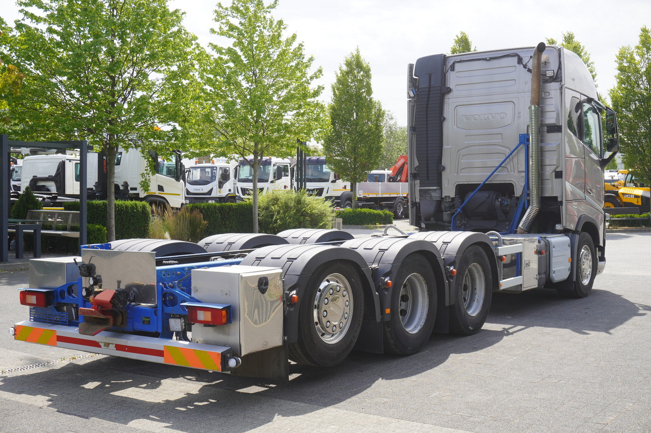 VOLVO FH16 750 8x4x4 / 750 HP! / Frame 685 cm / Steered 4th axle - Caminhão chassi: foto 5 VOLVO FH16 750 8x4x4 / 750 HP! / Frame 685 cm / Steered 4th axle - Caminhão chassi: foto 5