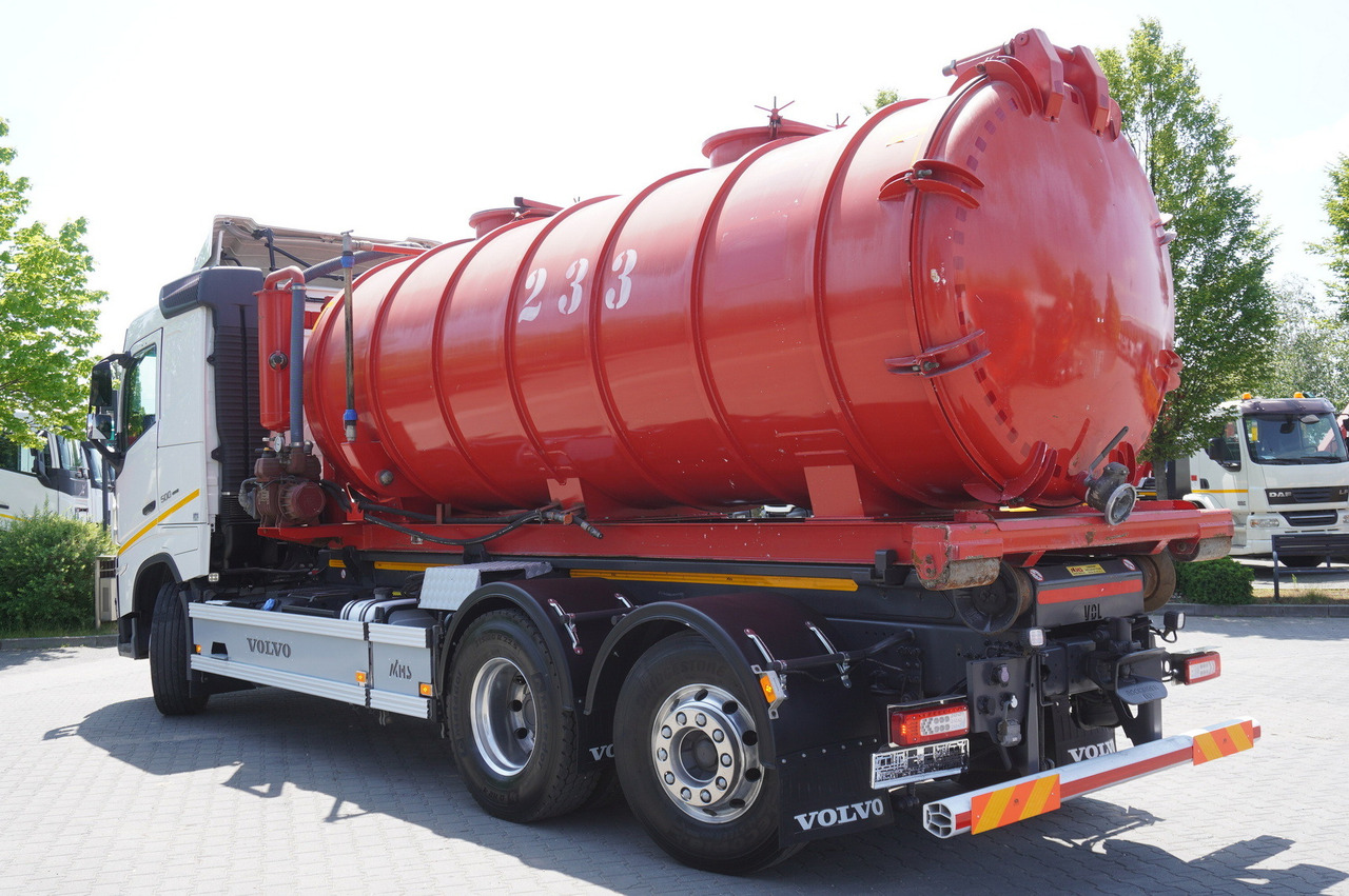 VOLVO Volvo FH 500 / Septic barrel 13000 l / Hook lift 21 t / 2022 / 3rd axle steered / 2 units - Cisterna de chorume: foto 5 VOLVO Volvo FH 500 / Septic barrel 13000 l / Hook lift 21 t / 2022 / 3rd axle steered / 2 units - Cisterna de chorume: foto 5