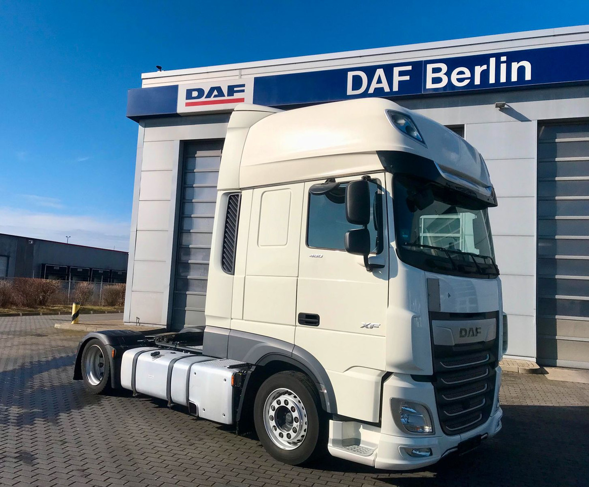 DAF XF 480 FT SSC Low Deck Standklima MX-EngineBrake - Tractor: foto 1 DAF XF 480 FT SSC Low Deck Standklima MX-EngineBrake - Tractor: foto 1