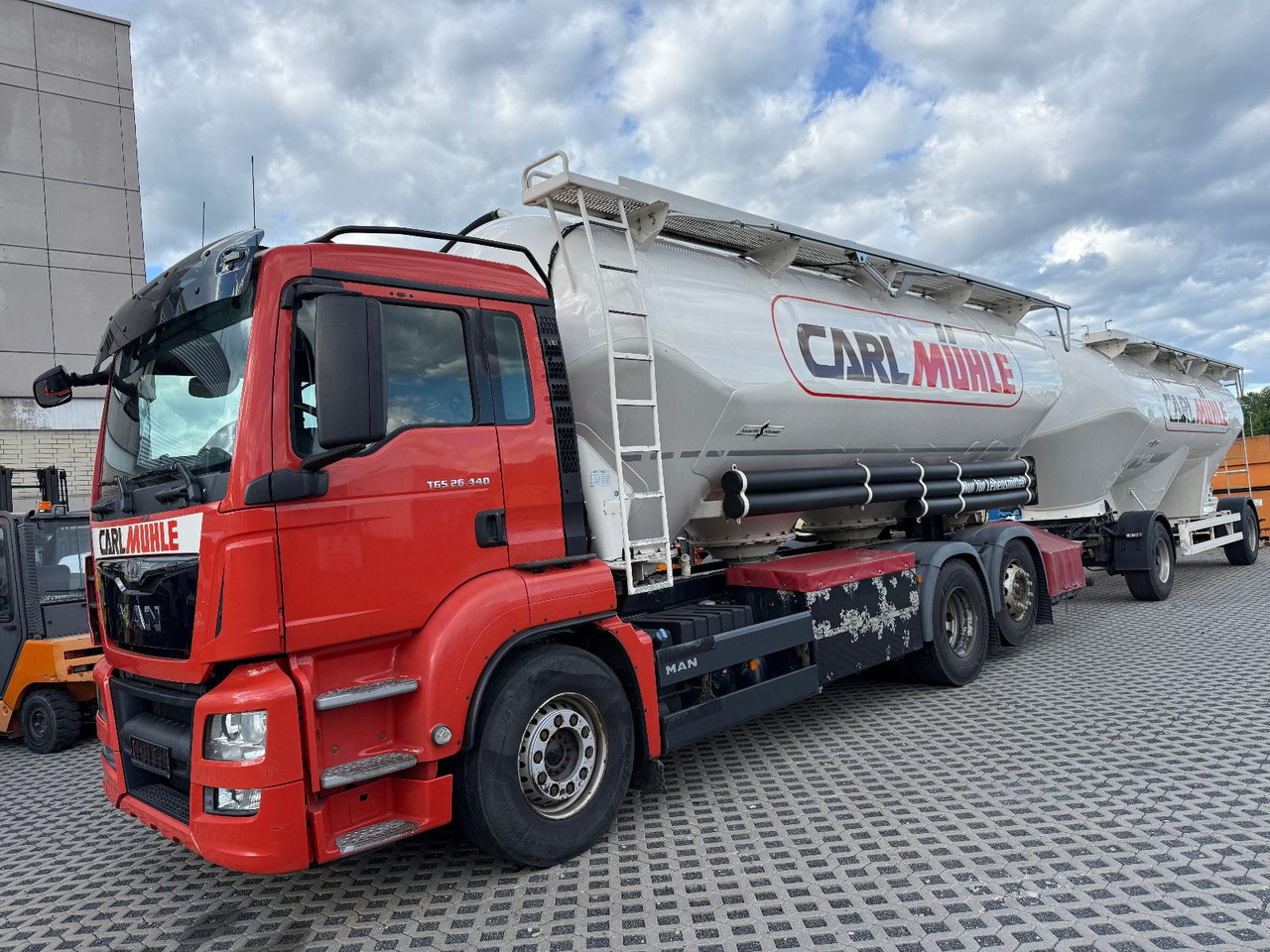 MAN TGS 26,440 Silo 31m³ Getreide Staub Rieselgüter - Caminhão limpa fossa: foto 1 MAN TGS 26,440 Silo 31m³ Getreide Staub Rieselgüter - Caminhão limpa fossa: foto 1