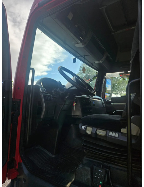 MAN TGX 24.400 6X2 BDF Euro 6 Kooiaap aansluiting - Caminhão transportador de contêineres/ Caixa móvel: foto 5 MAN TGX 24.400 6X2 BDF Euro 6 Kooiaap aansluiting - Caminhão transportador de contêineres/ Caixa móvel: foto 5