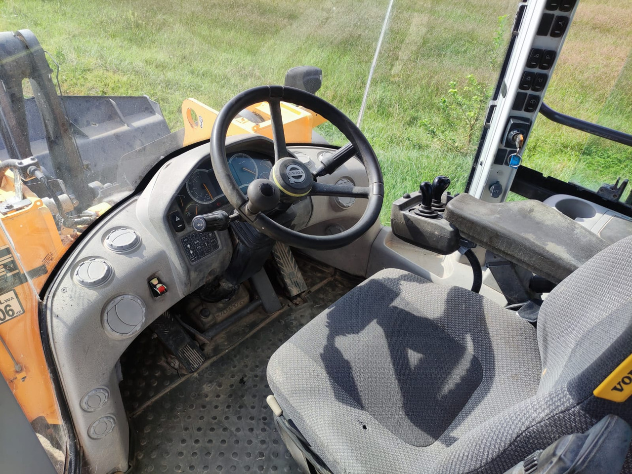 VOLVO L110H - Carregadeira de rodas: foto 5 VOLVO L110H - Carregadeira de rodas: foto 5