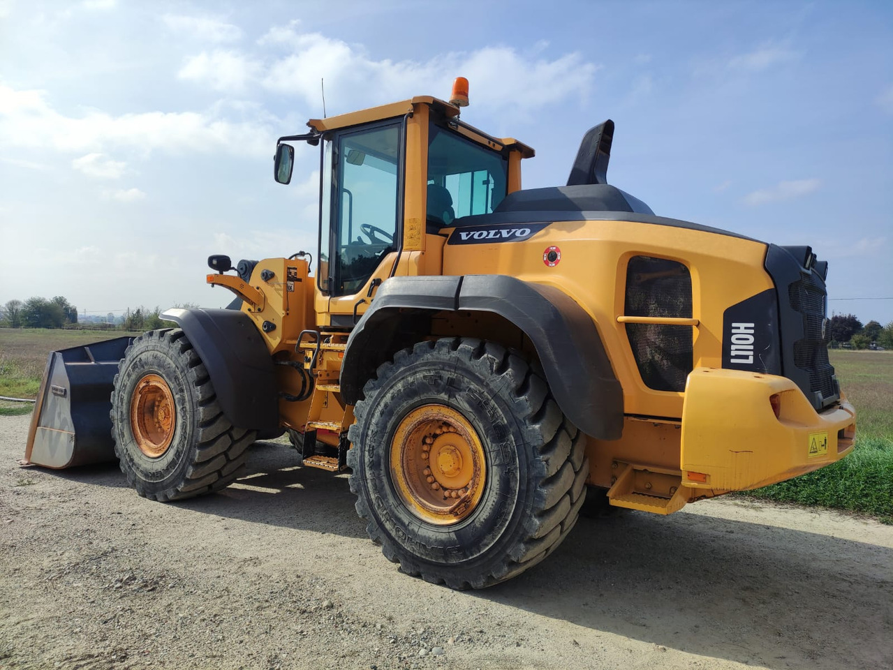 VOLVO L110H - Carregadeira de rodas: foto 2 VOLVO L110H - Carregadeira de rodas: foto 2