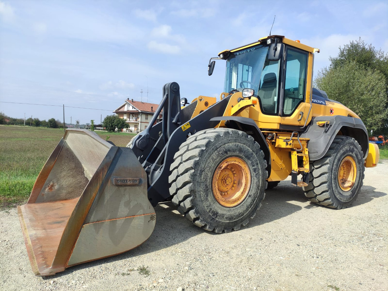 VOLVO L110H - Carregadeira de rodas: foto 1 VOLVO L110H - Carregadeira de rodas: foto 1