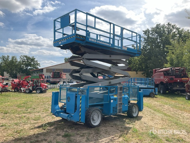 2007 Genie 4390RT 4x4 Diesel Scissor Lift - Plataforma de Tijera/ Plataforma de tesoura: foto 4 2007 Genie 4390RT 4x4 Diesel Scissor Lift - Plataforma de Tijera/ Plataforma de tesoura: foto 4
