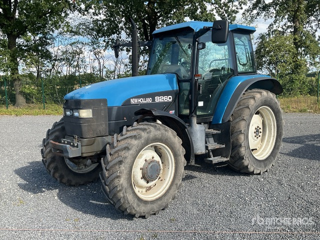 New Holland 8260 4WD Tractor - Trator: foto 1 New Holland 8260 4WD Tractor - Trator: foto 1