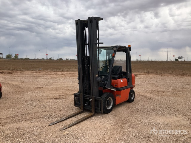 2003 Nissan FD02A25Q Forklift - Empilhadeira a diesel: foto 1 2003 Nissan FD02A25Q Forklift - Empilhadeira a diesel: foto 1