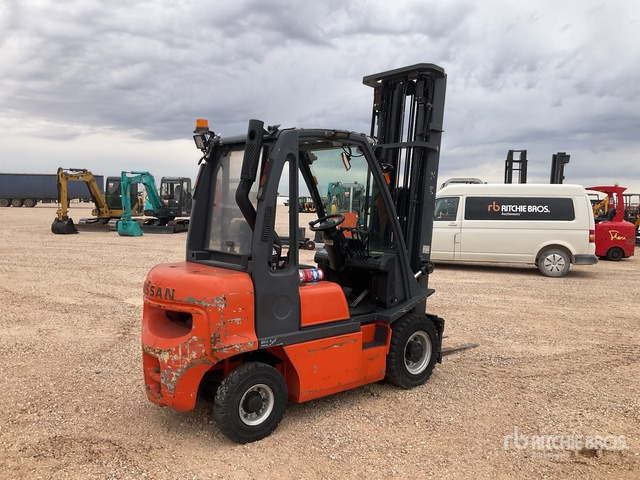 2003 Nissan FD02A25Q Forklift - Empilhadeira a diesel: foto 3 2003 Nissan FD02A25Q Forklift - Empilhadeira a diesel: foto 3