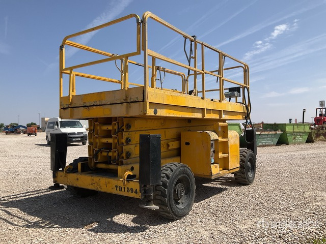 2004 Haulotte H15SX 4x4 Diesel Scissor Lift - Plataforma de Tijera/ Plataforma de tesoura: foto 3 2004 Haulotte H15SX 4x4 Diesel Scissor Lift - Plataforma de Tijera/ Plataforma de tesoura: foto 3