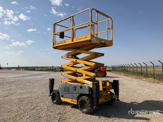 2005 Haulotte Compact12DX 4x4 Diesel Scissor Lift - Plataforma de Tijera/ Plataforma de tesoura: foto 4 2005 Haulotte Compact12DX 4x4 Diesel Scissor Lift - Plataforma de Tijera/ Plataforma de tesoura: foto 4