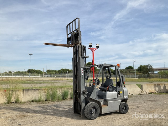 2007 Nissan FD02A25Q 2500 kg Forklift - Empilhadeira a diesel: foto 1 2007 Nissan FD02A25Q 2500 kg Forklift - Empilhadeira a diesel: foto 1