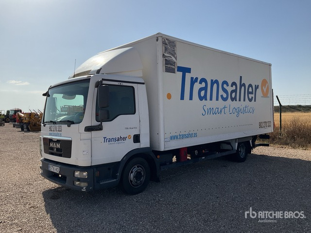 2011 MAN TGL12.240 4x2 4x2 (Inoperable) Van Truck - Furgão: foto 2 2011 MAN TGL12.240 4x2 4x2 (Inoperable) Van Truck - Furgão: foto 2
