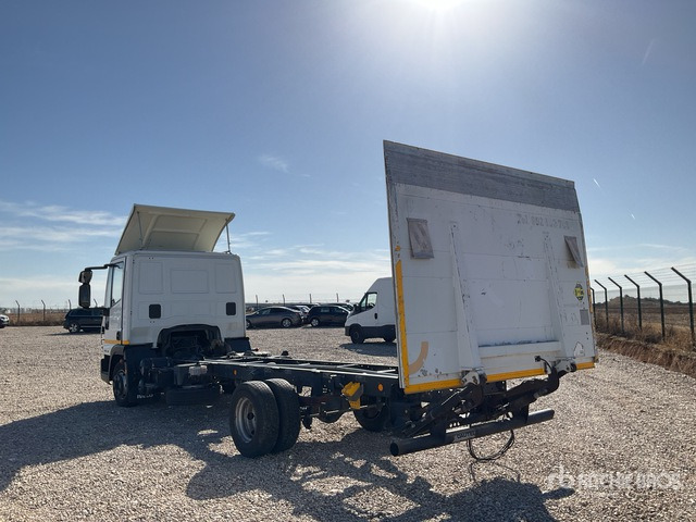 2012 Iveco Eurocargo 75E18 4x2 Cab and Chassis - Caminhão chassi: foto 3 2012 Iveco Eurocargo 75E18 4x2 Cab and Chassis - Caminhão chassi: foto 3