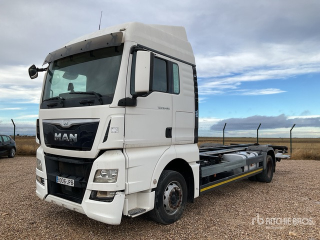 2016 MAN TGX18.440 4x2 Sleeper Container Truck - Caminhão transportador de contêineres/ Caixa móvel: foto 1 2016 MAN TGX18.440 4x2 Sleeper Container Truck - Caminhão transportador de contêineres/ Caixa móvel: foto 1