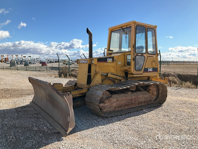 Cat D4C Z Crawler Dozer - Buldôzer: foto 1 Cat D4C Z Crawler Dozer - Buldôzer: foto 1