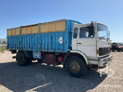 RENAULT DG230.20 4x2 - Caminhão basculante: foto 5 RENAULT DG230.20 4x2 - Caminhão basculante: foto 5