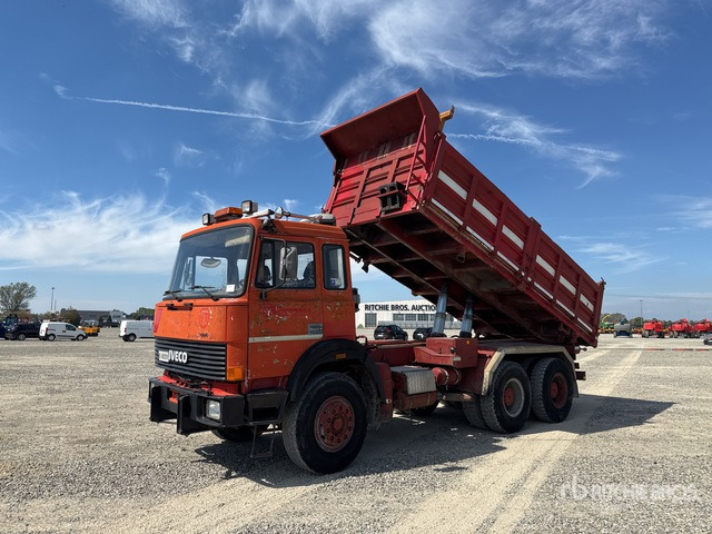 1988 Iveco 330-30 6x4 T/A Dump Truck - Caminhão basculante: foto 2 1988 Iveco 330-30 6x4 T/A Dump Truck - Caminhão basculante: foto 2