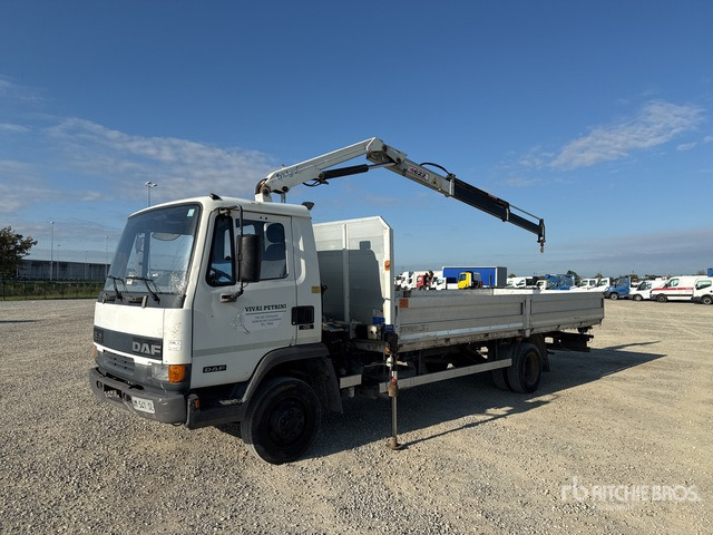 1996 DAF 150E2 PM 4622 2000 kg on 4x2 Flatbed Truck with Crane - Camião de caixa aberta/ Plataforma, Caminhão grua: foto 1 1996 DAF 150E2 PM 4622 2000 kg on 4x2 Flatbed Truck with Crane - Camião de caixa aberta/ Plataforma, Caminhão grua: foto 1