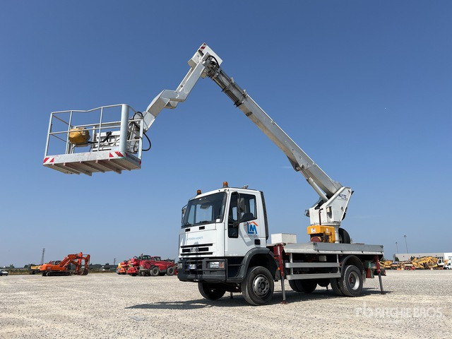 2000 Iveco Eurocargo 130E18 2000 Multitel Pagliero J322.200 ... Bucket Truck - Caminhão com plataforma aérea: foto 2 2000 Iveco Eurocargo 130E18 2000 Multitel Pagliero J322.200 ... Bucket Truck - Caminhão com plataforma aérea: foto 2