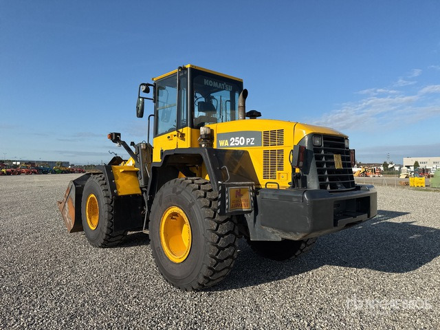 2003 Komatsu WA250-5 Pala gommata - Carregadeira de rodas: foto 4 2003 Komatsu WA250-5 Pala gommata - Carregadeira de rodas: foto 4
