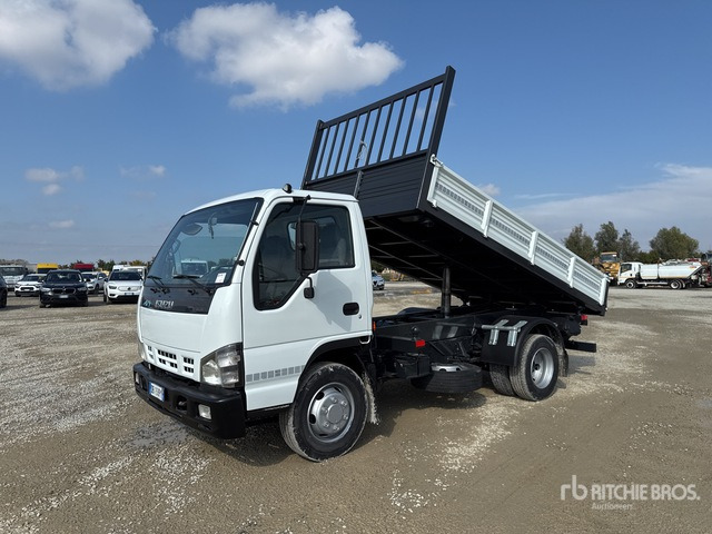 2006 Isuzu NQR 75 4x2 Dump Truck: Light Duty - Caminhão basculante: foto 1 2006 Isuzu NQR 75 4x2 Dump Truck: Light Duty - Caminhão basculante: foto 1
