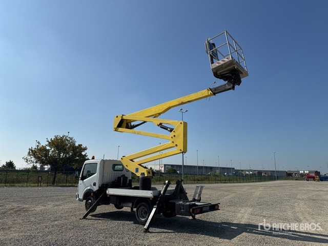 2011 Renault Maxity 110Dxi 2011 Socage DA320 20 m on Bucket Truck - Caminhão com plataforma aérea: foto 4 2011 Renault Maxity 110Dxi 2011 Socage DA320 20 m on Bucket Truck - Caminhão com plataforma aérea: foto 4